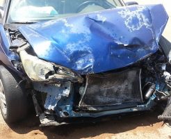 事故車は買い替えるべき修理するべき？